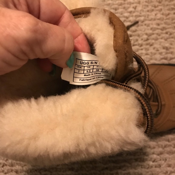 COPY - Ugg Snow boots - Picture 5 of 6